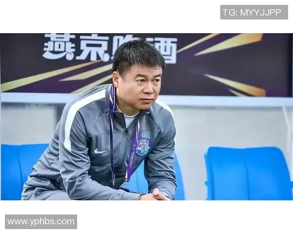 足球明星背后的奋斗与荣耀：他们不为人知的故事与人生旅程